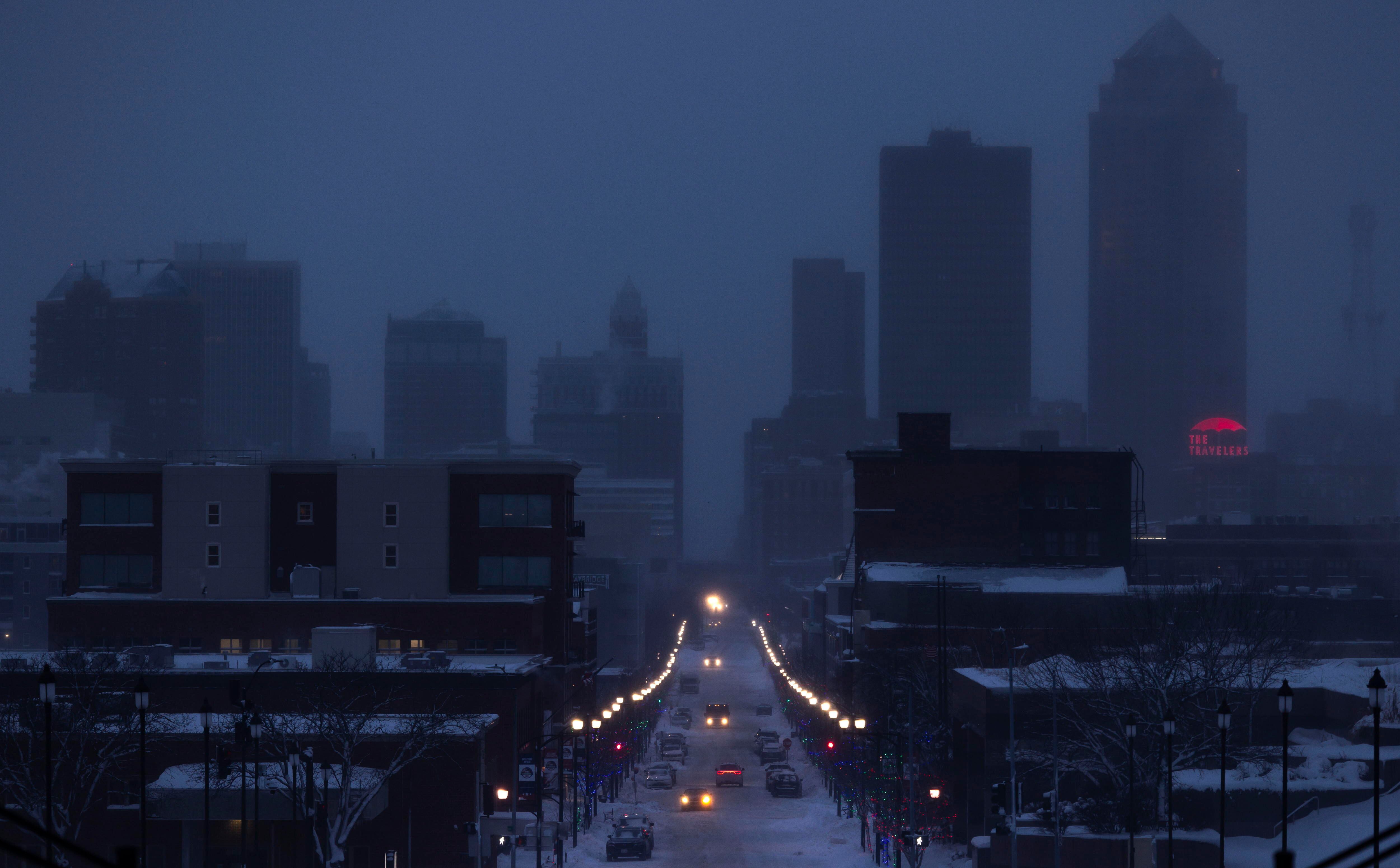 Una vista del centro de Des Moines, capital de Iowa, cubierta de nieve, el 13 de enero.