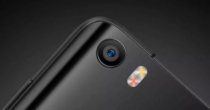 A día de hoy algunos móviles nos ofrecen un zoom óptico 2x, todo un logro si tenemos en cuenta que nunca hemos pasado de esa cifra. Ahora ya hay fabricantes como Oppo que cuentan con la tecnología necesaria para ofrecer zoom óptico, sin perdida de calidad de imagen de hasta 10x, comparable al de algunas cámaras compactas. Y como dato importante, manteniendo el mismo grosor que otros smartphones.