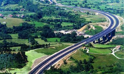 Tramo Colunga-Caravia de la Autovía del Cantábrico, donde ha trabajado Lantania. 