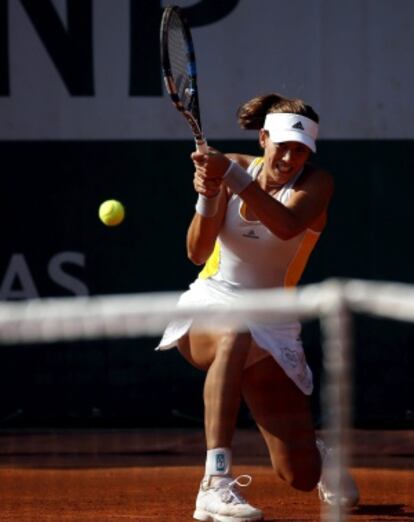 Muguruza devuelve la pelota ante Giorgi.