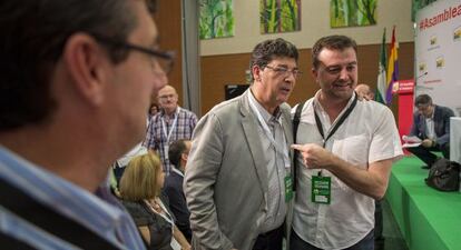 Diego Valderas y Antonio Ma&iacute;llo, en la asamblea de IU.