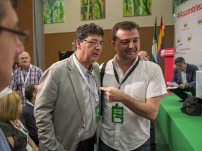 Diego Valderas y Antonio Ma&iacute;llo, en la asamblea de IU.