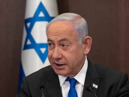 Benjamín Netanyahu, este domingo al inicio de la reunión semanal del Consejo de Ministros, en Jerusalén.