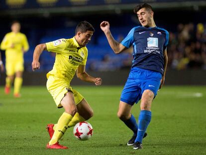 Fornals lucha el balón con Ramos, de la Ponferradina.