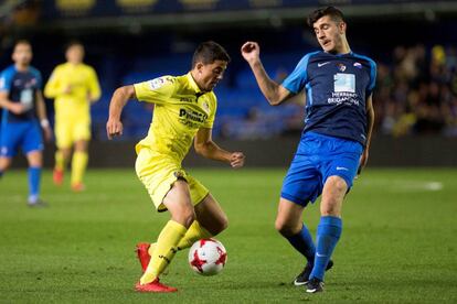 Fornals lucha el balón con Ramos, de la Ponferradina.