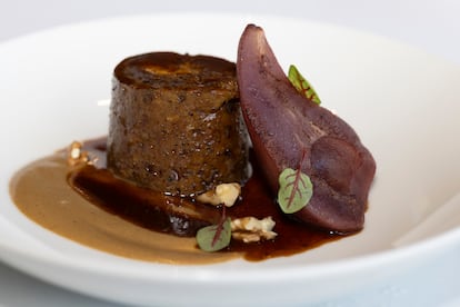 La terrina caliente de oca con salsa de hígado, pers y nueces del restaurante Fontané, en el Hotel Esperit Roca.