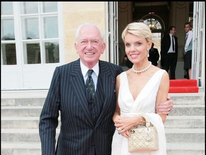 Jean-Paul Guerlain y Christina Kragh en una fiesta de la casa perfumera Guerlain celebrada en el Museo Rodin de París en junio de 2008.