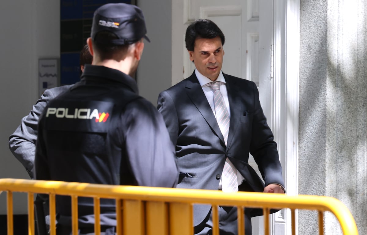 La pareja de Ayuso se desvincula del correo de su abogado a la Fiscalía en el que admitía dos delitos fiscales
