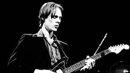 Tom Verlaine en el Hammersmith Odeon de Londres el 16 de abril de 1978.