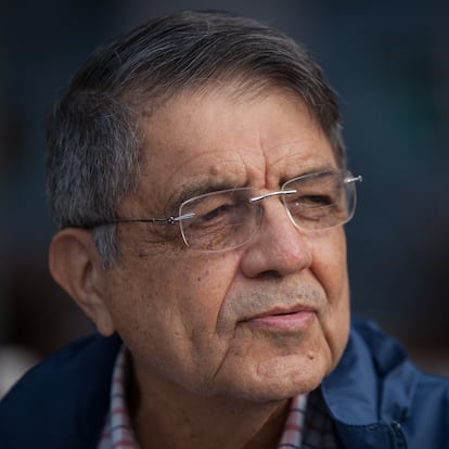 El escritor nicaragüense Sergio Ramírez posa para un retrato al termino de una entrevista exclusiva con EL PAÍS en la ciudad de San José, Costa Rica el día 10 de septiembre de 2021. Sergio Ramírez ha tenido que refugiarse en el vecino país ante la persecución política por parte del presidente Daniel Ortega en Nicaragua.