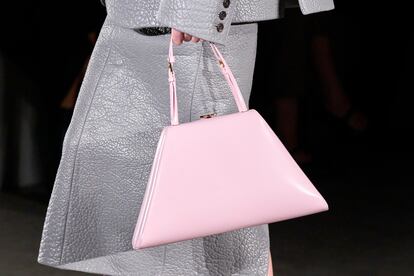 Desfile de otoño-invierno 2023 de Prada.