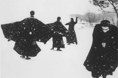 Foto del italiano Mario Giacomelli, de la serie &#39;Yo no tengo manos que me acaricien el rostro, 1961-1963&#39;.