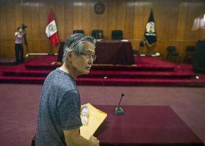 Alberto Fujimori, ao chegar ao tribunal.