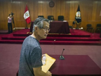 Alberto Fujimori arrives in court.