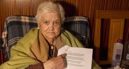 La mujer de 92 años, a la que le deben 10.000 euros.