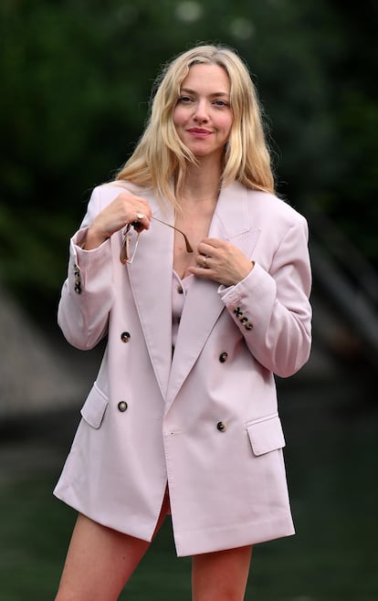 La actriz estadounidense Amanda Seyfried llega al Lido de Venecia.