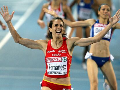 Nuria Fernández, al ganar en 2010 la medalla de oro europea de los 1.500 metros.