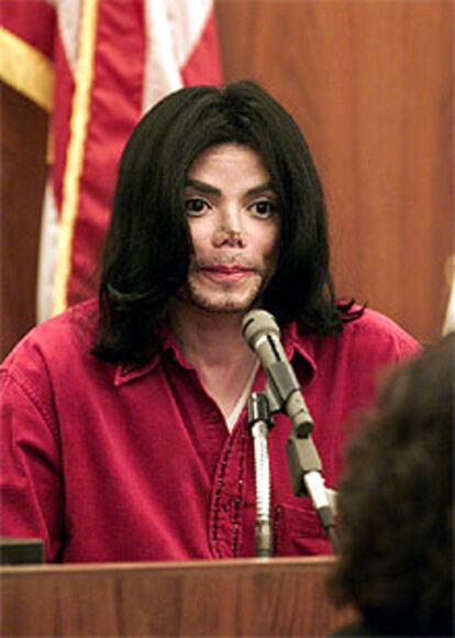Michael Jackson testifica ante un tribunal de California sobre la demanda de Marcel Avram.