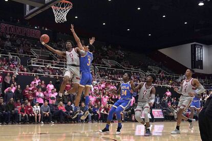 Imagen del partido del 16 de febrero último entre Stanford y UCLA en la primera de las universidades.