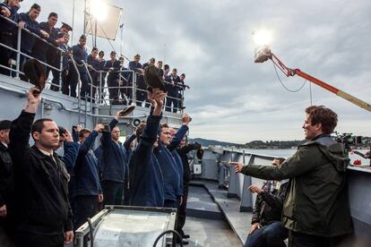 Thomas Vinterberg, a la derecha, durante el rodaje.