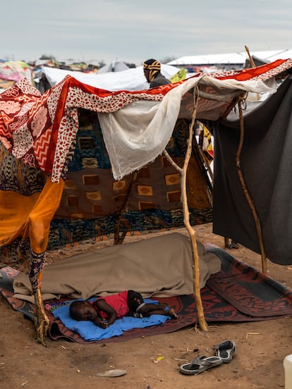 Desde abril de 2023, en el centro de tránsito de Renk (Sudán del Sur), cerca de la frontera con Joda, se encuentran alojados temporalmente los refugiados sudaneses y desplazados internos sursudaneses que van llegando huyendo de la violencia en Sudán. Los servicios allí son muy limitados y los refugiados son trasladados regularmente a espacios más seguros lejos de la frontera.  