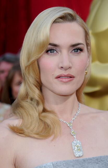 Oscar: Kate Winslet suele bordar sus estilismos capilares en la alfombra roja. En 2010 emuló a Veronica Lake y salió airosa de la operación.