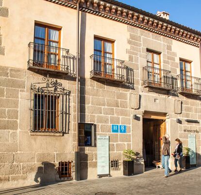 Fachada del hotel El Encanto, en Ávila.