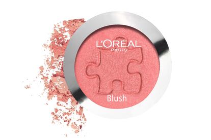 ¿Jugamos a los puzzles? Accord Perfect Blush de L'Oréal. “El colorete es imprescindible para conseguir un tono fresco y sano. Es una manera de esculpir tu rostro y de jugar con los contrastes. Si quieres afilar tu cara, pon el colorete bajo el pómulo. Si quieres hacerla más redonda, aplícalo en el pómulo”, aconseja James Kaliardos, maquillador profesional de L’Oréal. Precio: 14,27 €