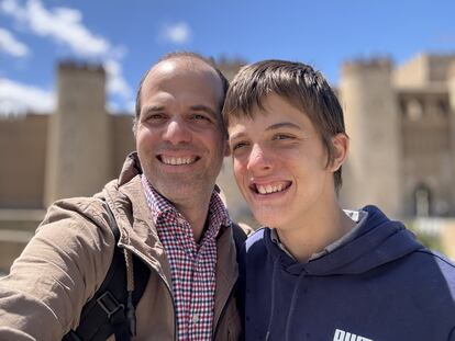 Álvaro y Alvarete disfrutan de un día en Ávila.