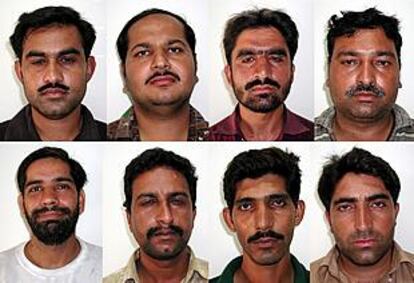 fotos carné de 8 paquistaníes, supuestos terroristas de Al Qaeda. PRIMER PLANO - RETRATO
