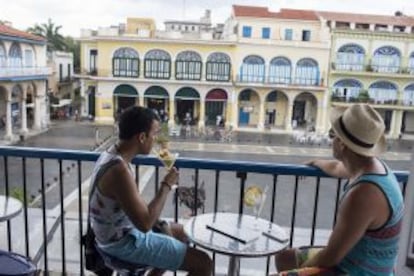 Imagen de la Plaza Vieja, donde la emprendedora Diana Sáenz ha abierto recientemente el Café Bohemia.
