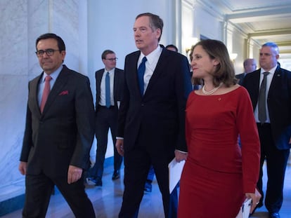 Robert Lighthizer, en el centro, entre Chrystia Freeland e Ildefonso Guajardo.