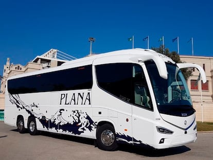 Un autobús de la empresa Plana.