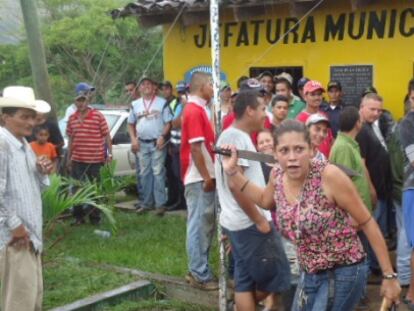 Linchamento de um homem que assassinou uma criança em Honduras em 2013.