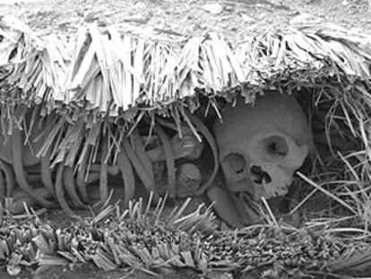 Reconstrucción de un enterramiento paleoamericano en la península de Baja California.