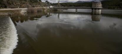 Embalse del Villar (Madrid), lleno tras las &uacute;ltimas lluvias.