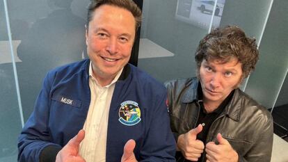 Elon Musk y Javier Milei, reunidos en la fábrica de Tesla de Austin (Texas) este viernes, en una imagen compartida por el mandatario argentino.