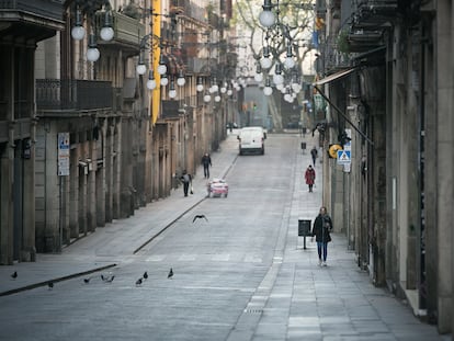 Una calle del centro de Barcelona, a comienzos de abril.