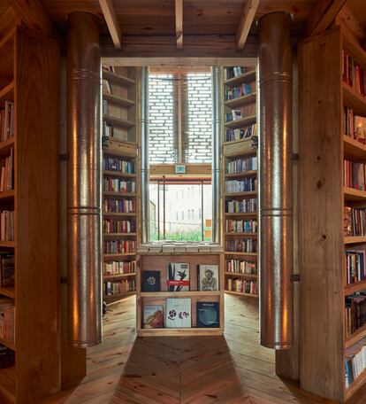 El interior de la librería Rizoma, en el barrio de La Juanita.