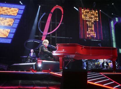 Elton John durante el concierto de este martes en Barcelona