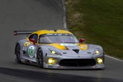 Fotografía cedida por la SRT Motorsports del grupo Chrysler que muestra uno de sus vehículos SRT de Chrysler que anunció que volverá a competir en las 24 horas de Le Mans.