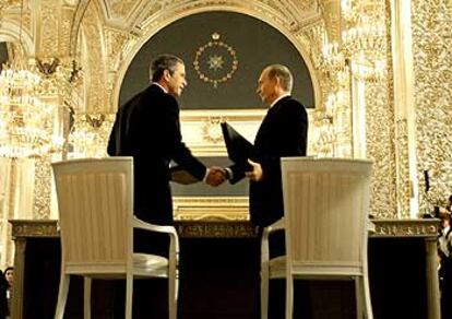Bush y Putin, tras la firma del Tratado sobre Reducciones Ofensivas Estratégicas, en mayo de 2002.