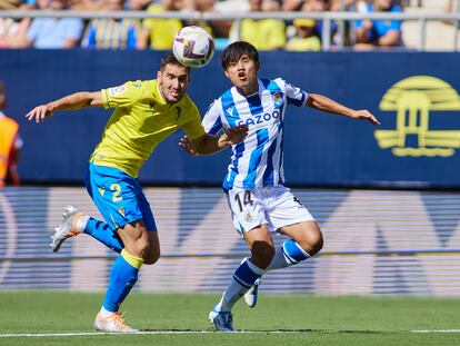 Joseba Zaldua of Cadiz and Takefusa Kubo of Real Sociedad in action during the spanish league, La Liga Santander, football match played between Cadiz CF and Real Sociedad  at Nuevo Mirandilla stadium on August 14, 2022, in Cadiz, Spain.
AFP7 
14/08/2022 ONLY FOR USE IN SPAIN