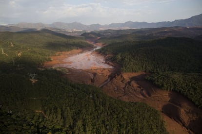 Vista general de la zona afectada por la rotura de la presa en el Estado Minas Gerais.