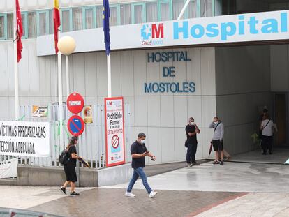 Hospital Universitario de Móstoles cuya dirección ha decidido mantener suspendida toda cirugía no prioritaria en el centro por el reciente aumento de casos de coronavirus.