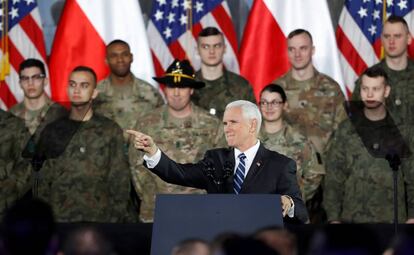 El vicepresidente de Estados Unidos, Mike Pence, este miércoles en Varsovia (Polonia). 