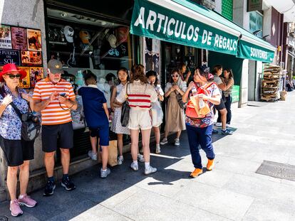 Turistas en el centro de Madrid, el 15 de junio.