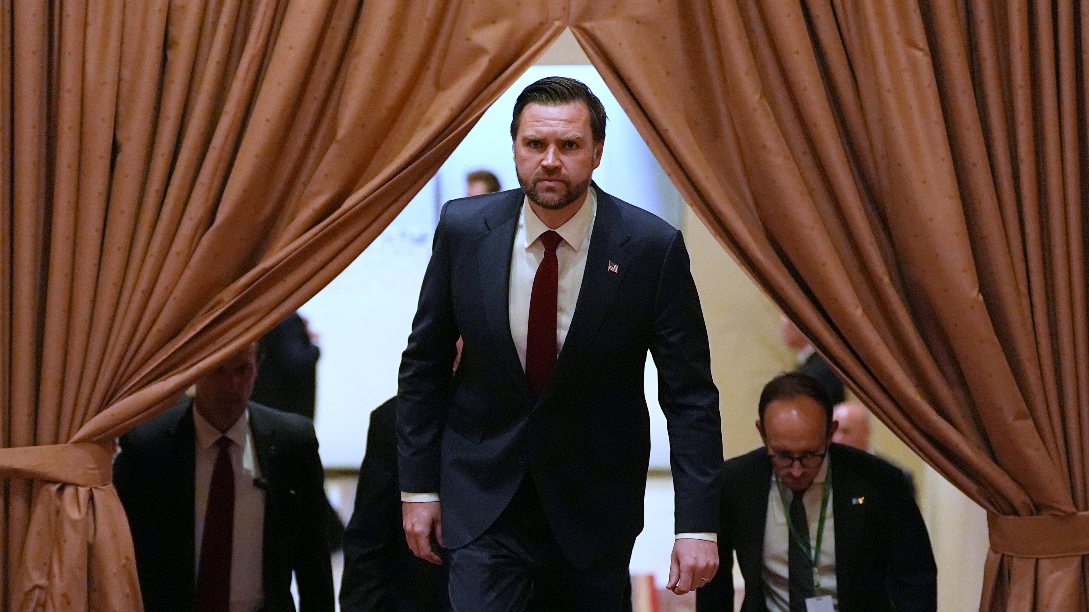 Estados Unidos e Irán interrumpen las negociaciones pero no dan por roto el diálogo