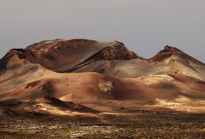 Espectacular imagen de la zona natural protegida de origen volcánico en la isla de Lanzarote.