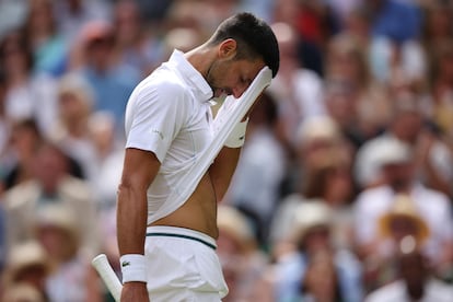 Djokovic se lamenta durante la final contra Alcaraz.